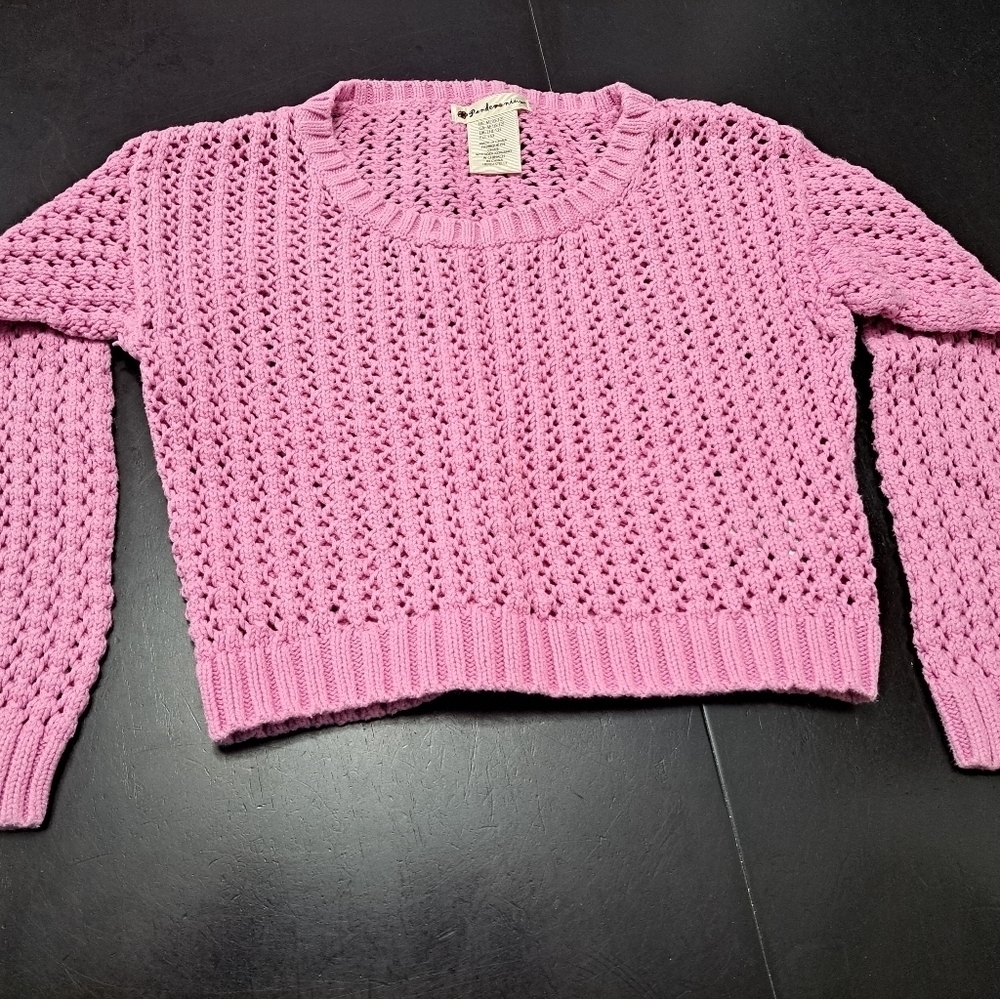 Pretty In Pink Pandemonium  Cropped Girl's Sweater    Size M (10-12)